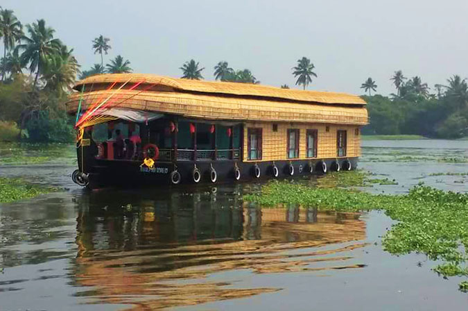 3 bedroom houseboat