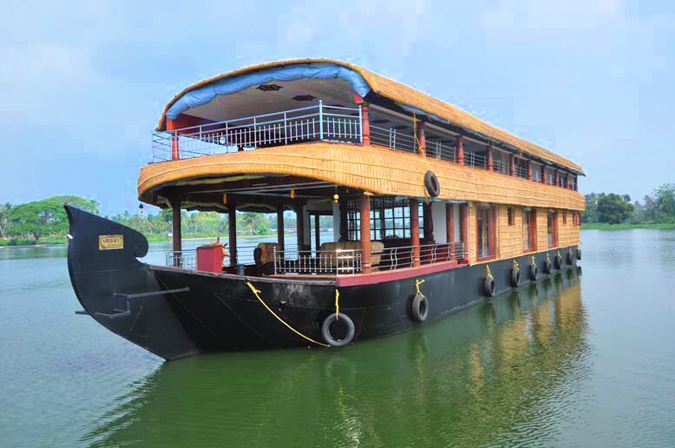 5 bedroom houseboat